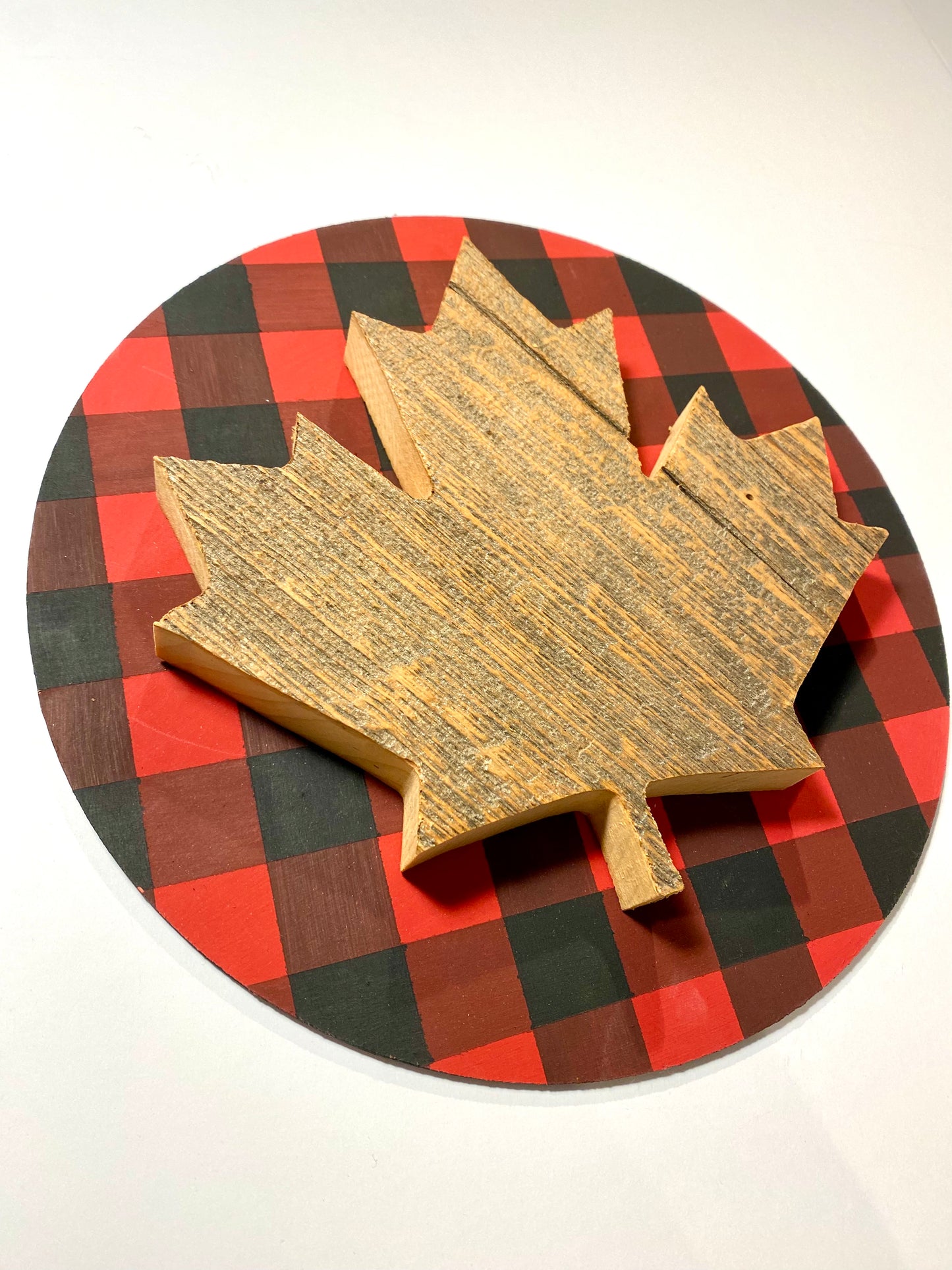 Buffalo Plaid Round with Reclaimed Wood Maple Leaf